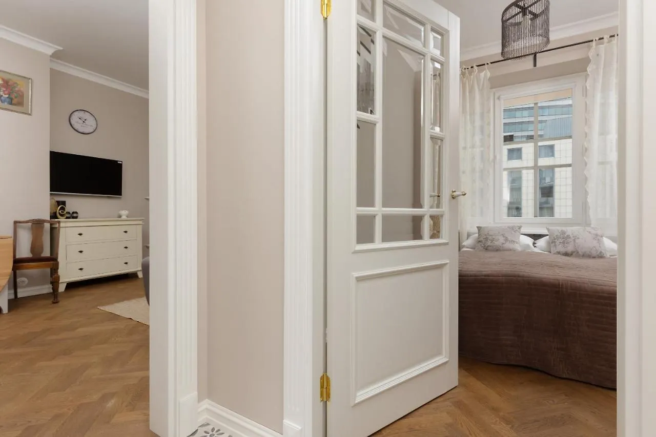 Metro Rondo Onz Apartment By Noclegi Renters Varşova